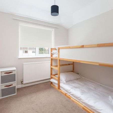 Charles Alexander Short Stay - Moorway House Poulton-le-Fylde Kültér fotó