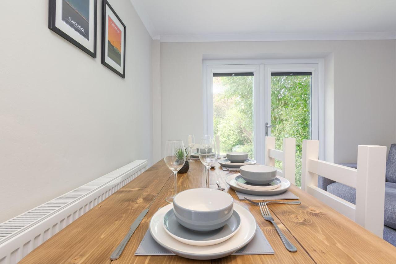 Charles Alexander Short Stay - Moorway House Poulton-le-Fylde Kültér fotó