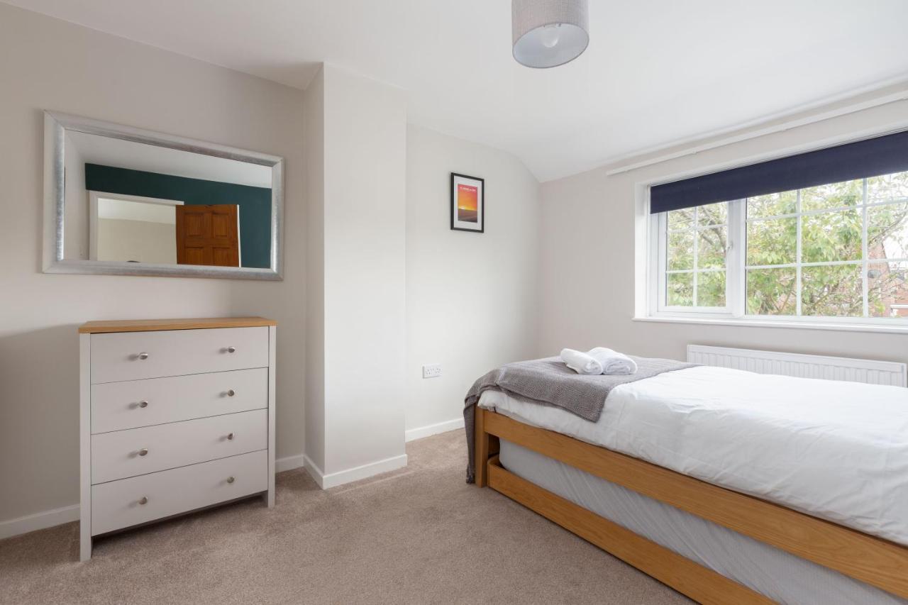 Charles Alexander Short Stay - Moorway House Poulton-le-Fylde Kültér fotó