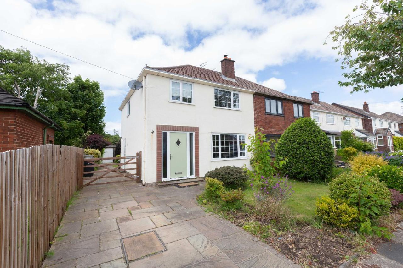 Charles Alexander Short Stay - Moorway House Poulton-le-Fylde Kültér fotó